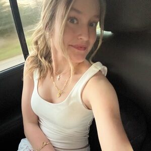 Meet your Posher, Ila